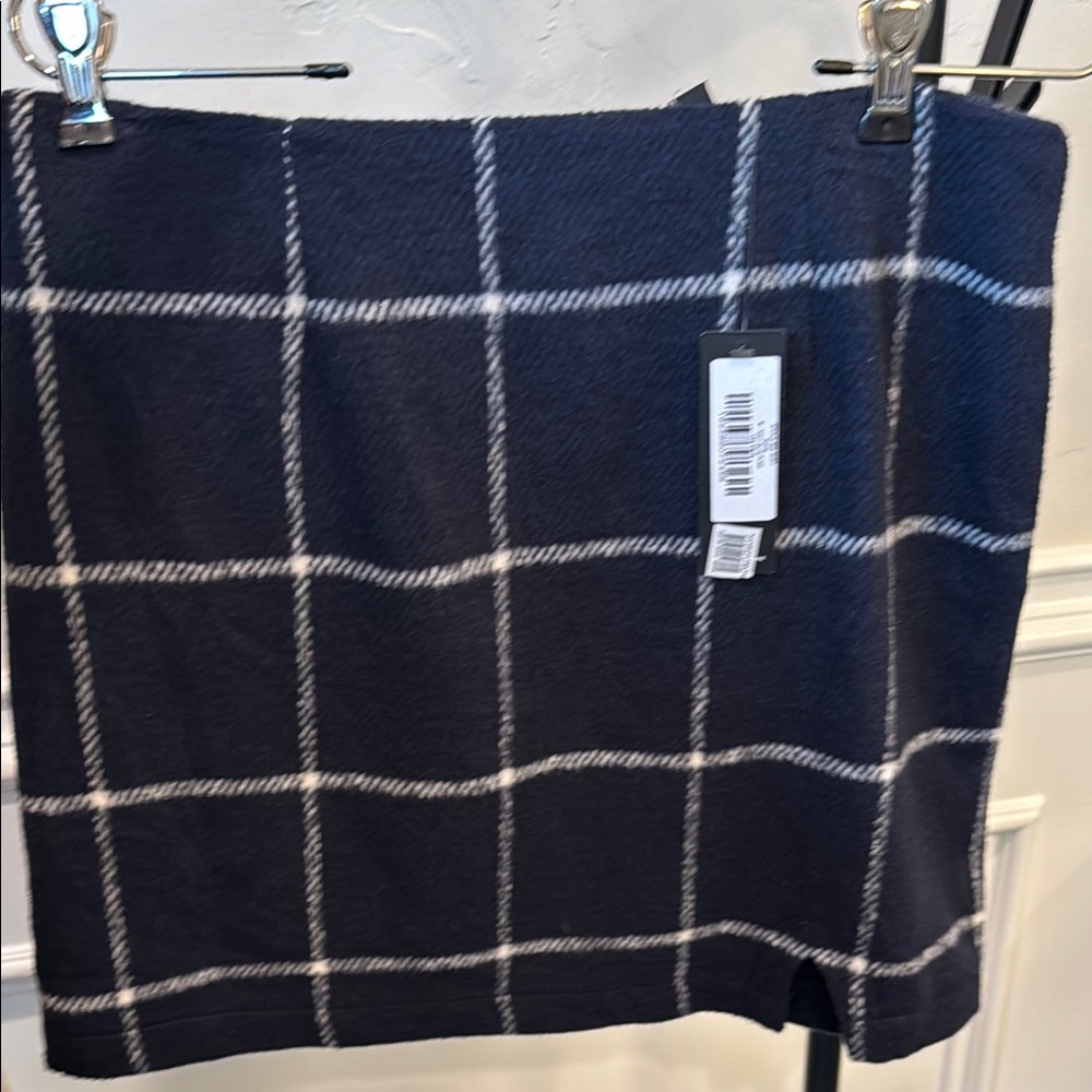 Plaid Skirt in Navy and White